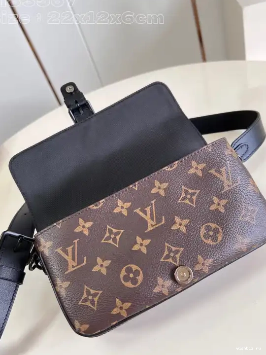 WIS VUITTON Wallet LOUIS Montsouris Wearable 0625